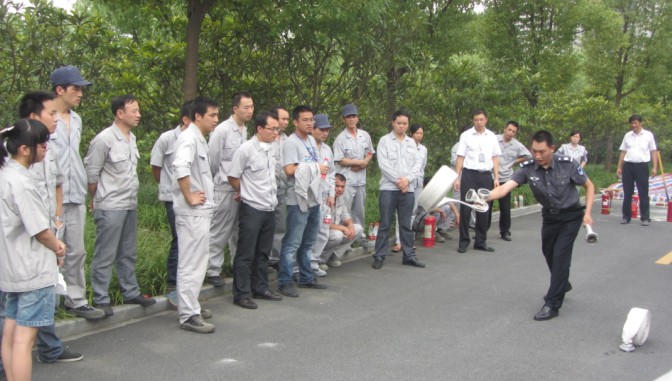 2012年公司全體員工舉行消防演習活動